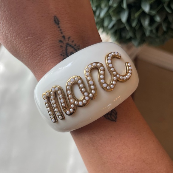 Marc By Marc Jacobs Jewelry - MARC JACOBS White Acrylic Chunky Bracelet with Gold & Pearls